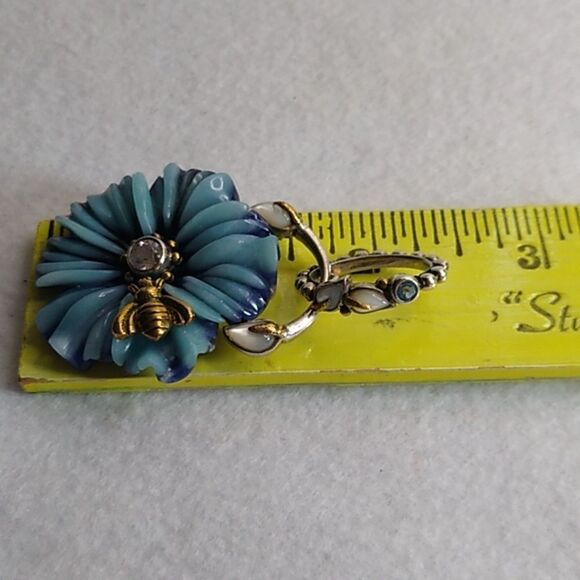 Margaret Thurman's Echo of the Dreamer Floral Enhancer Pendant - Picture 8 of 9